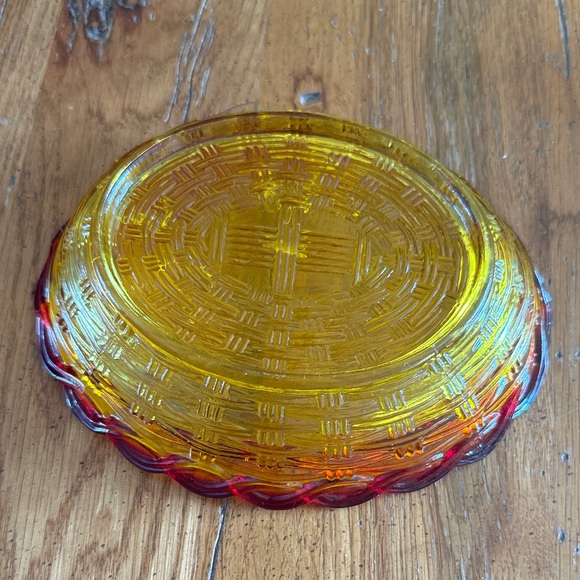 Vintage Amberina Glass Hen Covered Dish in Red and Yellow - Picture 3 of 3